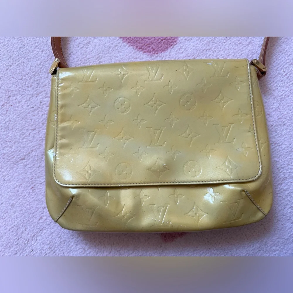 LOUIS VUITTON Vernis Thompson Street Shoulder Bag - Picture 1 of 11